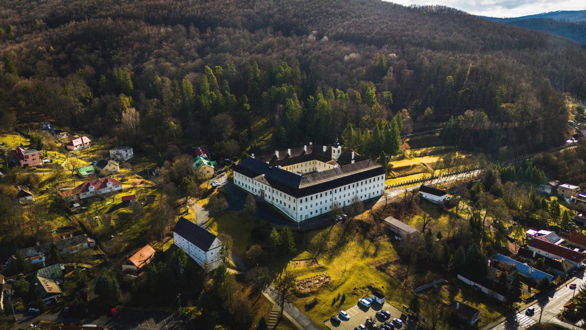 Sovi Dom- Historicke Apartmany Z 19 Storocia, 4Km Od Banskej Stiavnice Svätý Anton Εξωτερικό φωτογραφία
